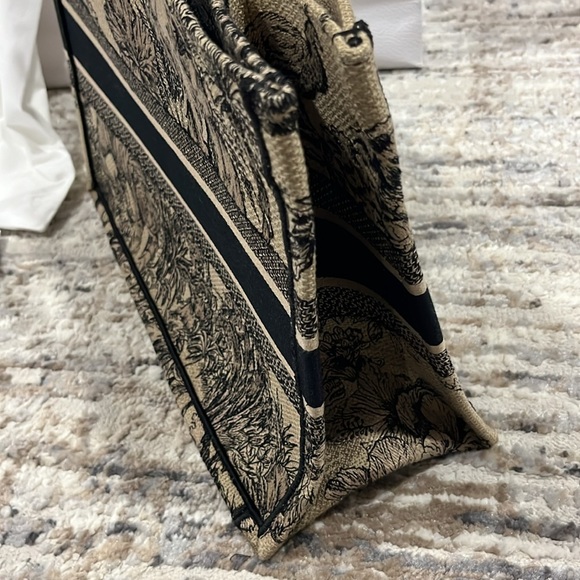 Christian Dior Tote bag - Picture 4 of 11